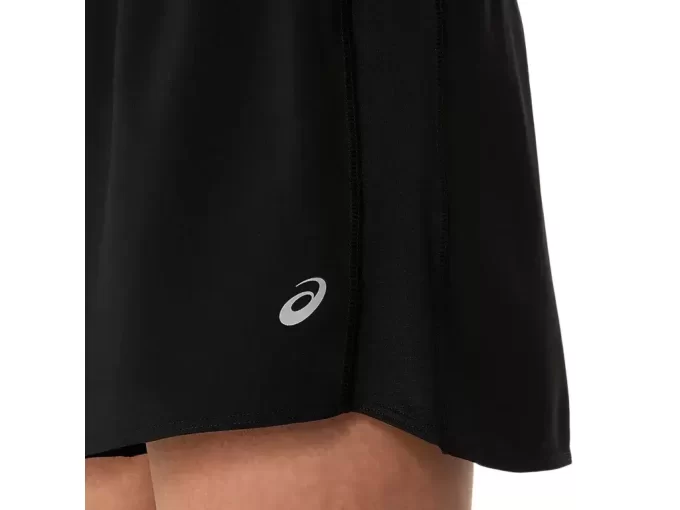 ASICS Stříbrné kraťasy 4in