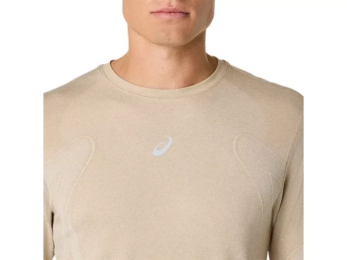 DLOUHÝ RUKÁV S BEZEŠVÝM DOPRAVNÍM SYSTÉMEM