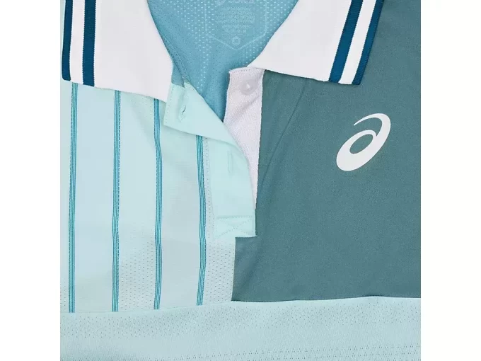 Dámské šaty v kostýmu