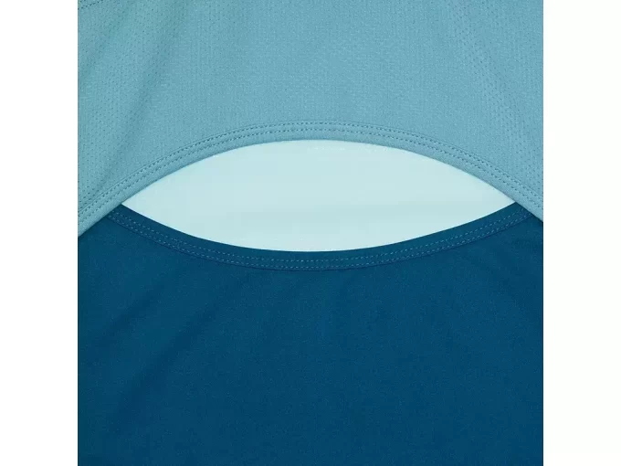 Dámské šaty v kostýmu