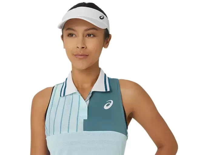 Dámské šaty v kostýmu