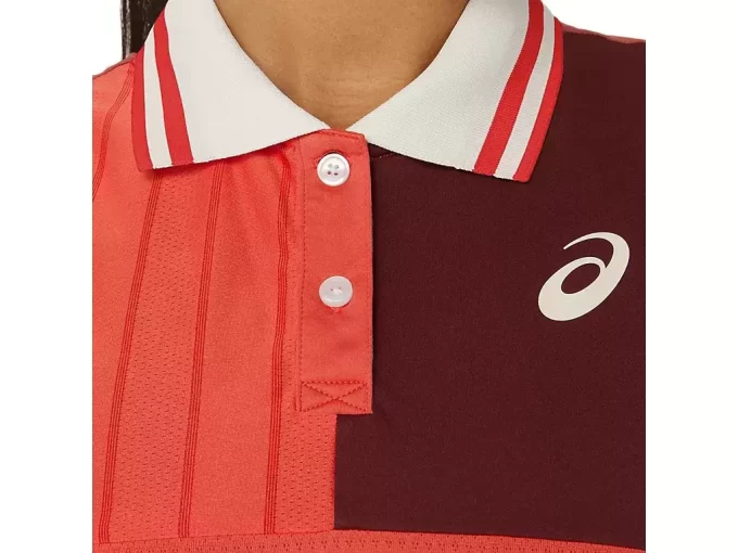 Dámské šaty v kostýmu Dámské šaty v kostýmu