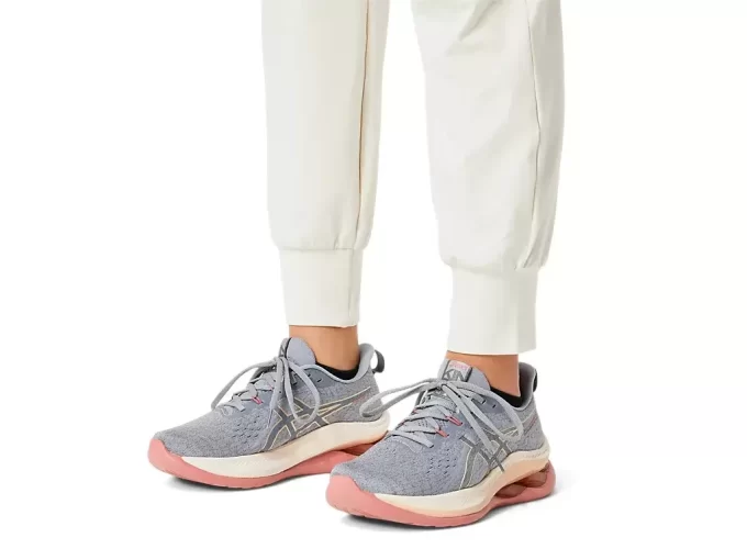 Dámské flexibilní kalhoty s měkkým povrchem