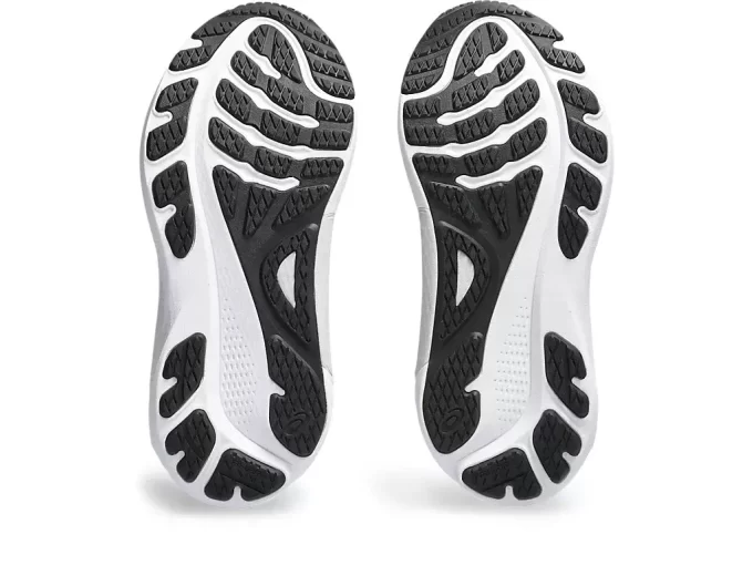 GEL-KAYANO 30 TESTOVÁNO NA ÚZKÝCH SILNICÍCH GEL-KAYANO 30 TESTOVÁNO NA ÚZKÝCH SILNICÍCH