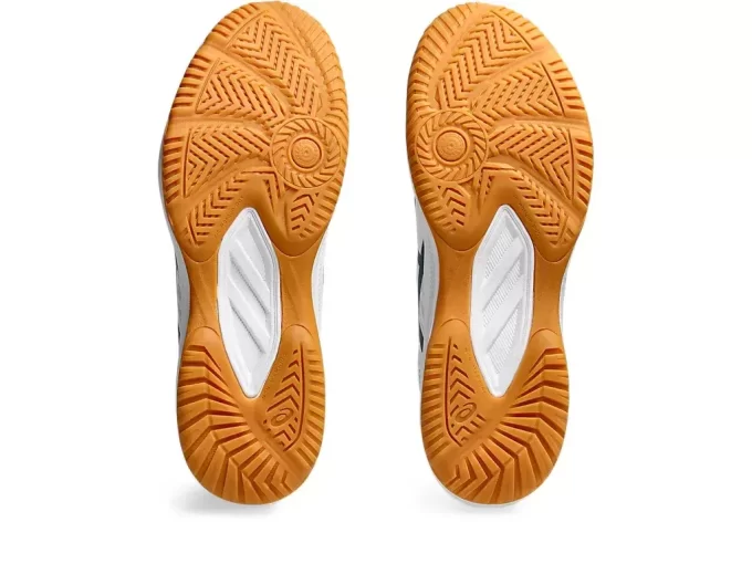 HORNÍ DVŮR 6 HORNÍ DVŮR 6