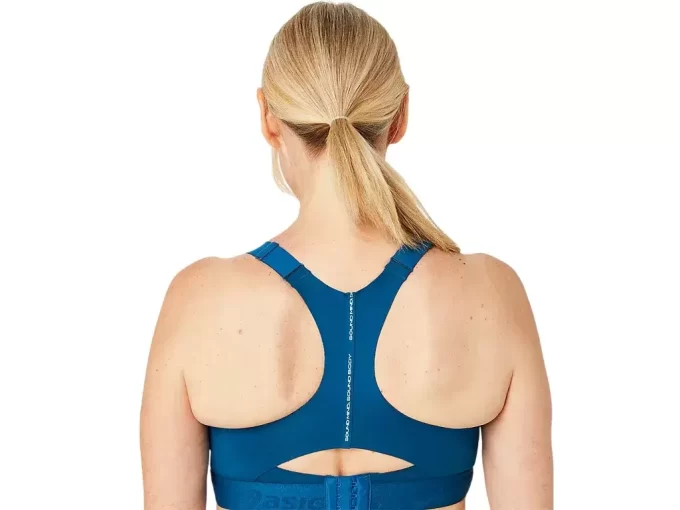 KOMBINOVANÁ PODPRSENKA NA SILNICI