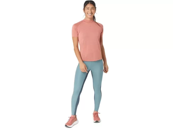 NAGINO TĚSNĚ BĚŽÍ