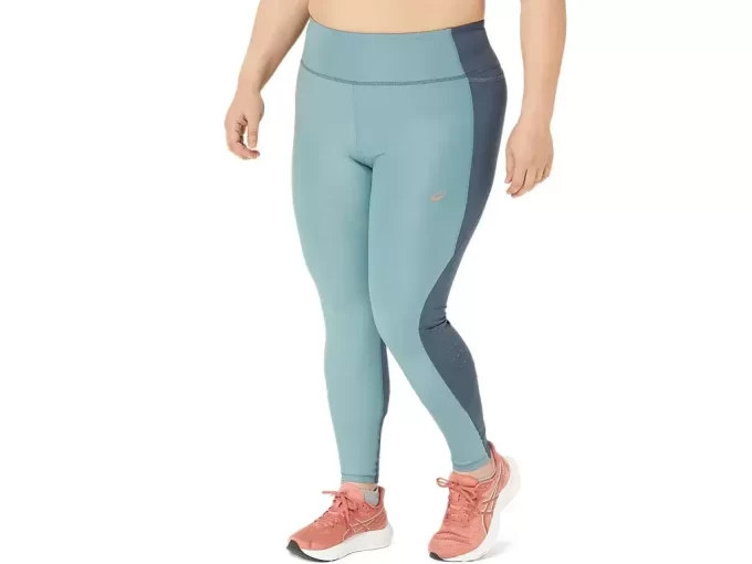 NAGINO TĚSNĚ BĚŽÍ