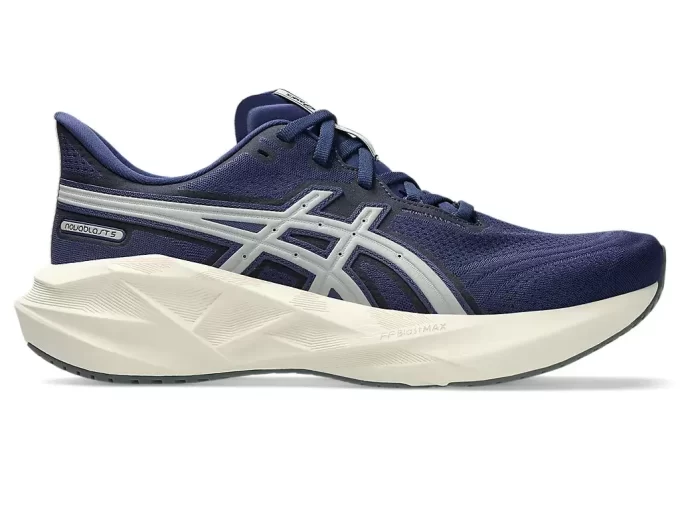 NOVABLAST 5 ASICS TRACK CLUB