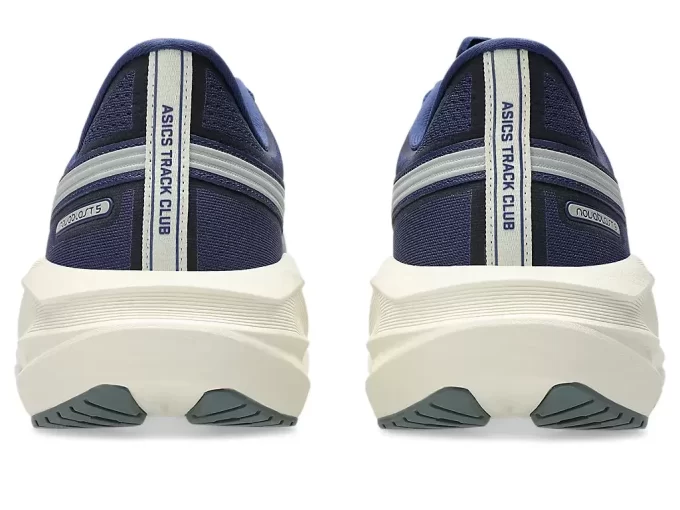 NOVABLAST 5 ASICS TRACK CLUB
