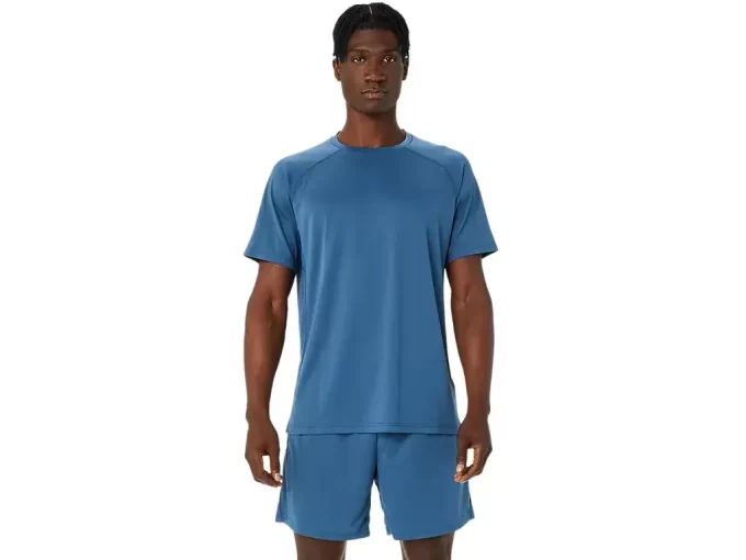 ODVĚTRANÝ ÚPLETOVÝ TOP S KRÁTKÝM RUKÁVEM