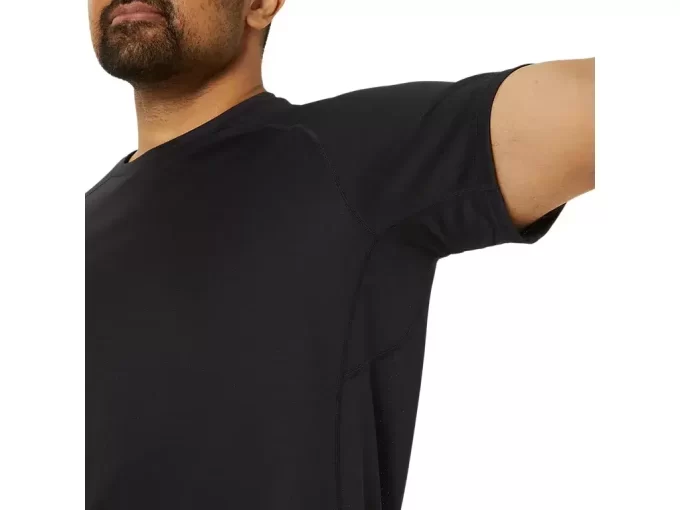 ODVĚTRANÝ ÚPLETOVÝ TOP S KRÁTKÝM RUKÁVEM ODVĚTRANÝ ÚPLETOVÝ TOP S KRÁTKÝM RUKÁVEM