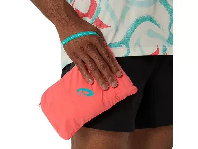 SBALITELNÁ BUNDA NA SILNICI