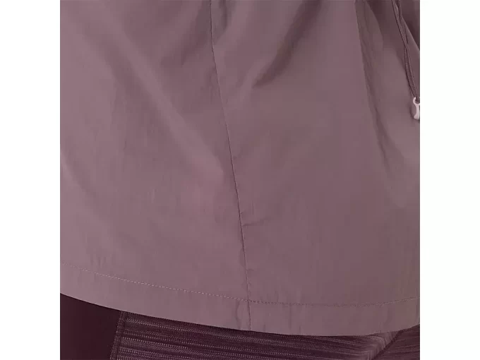 SBALITELNÁ BUNDA NA SILNICI