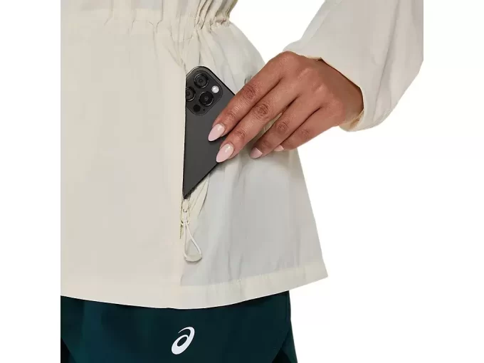 SBALITELNÁ BUNDA NA SILNICI