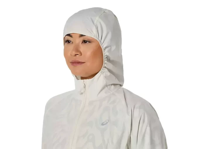 SBALITELNÁ BUNDA NA SILNICI