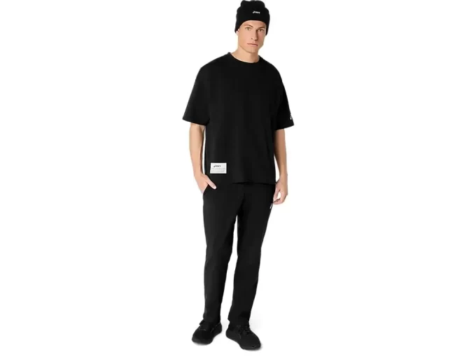 TRIČKO S VOLNÝM ŘEZEM A KAPSAMI TRIČKO S VOLNÝM ŘEZEM A KAPSAMI