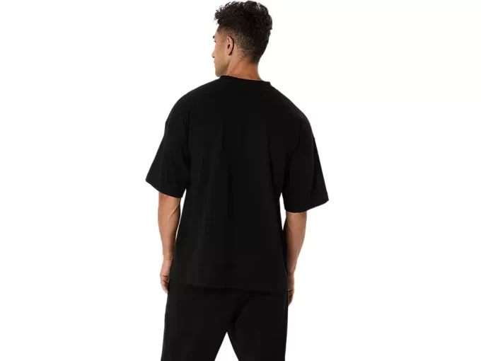 TRIČKO S VOLNÝM ŘEZEM A KAPSAMI TRIČKO S VOLNÝM ŘEZEM A KAPSAMI