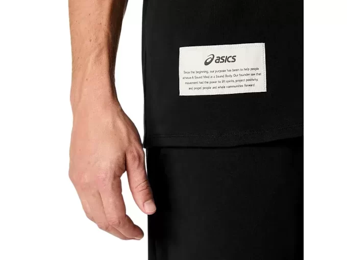 TRIČKO S VOLNÝM ŘEZEM A KAPSAMI TRIČKO S VOLNÝM ŘEZEM A KAPSAMI