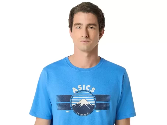 UNISEXOVÉ TRIČKO ASICS MOUNTAIN TEE, ZALOŽENÉ V ROCE 1977