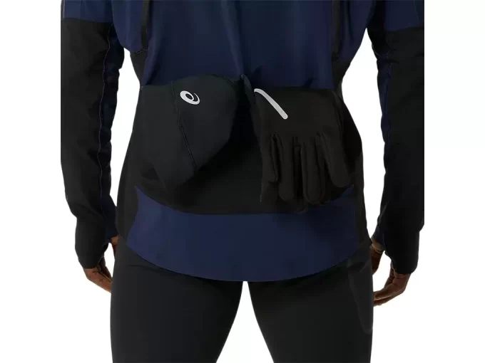 ZIMNÍ BUNDA NA SILNICI