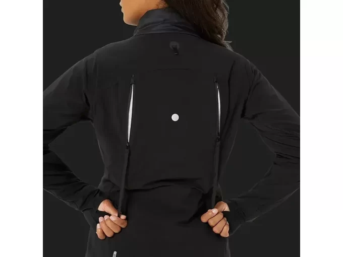 ZIMNÍ BUNDA NA SILNICI