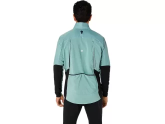 ZIMNÍ BUNDA NA SILNICI