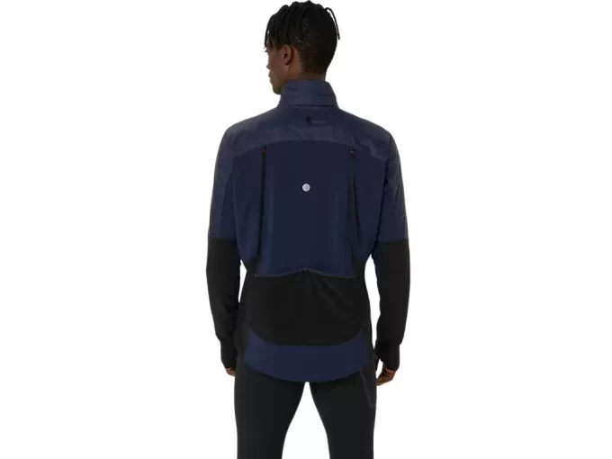 ZIMNÍ BUNDA NA SILNICI