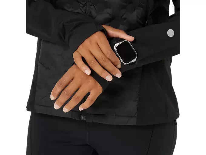 ZIMNÍ BUNDA NA SILNICI