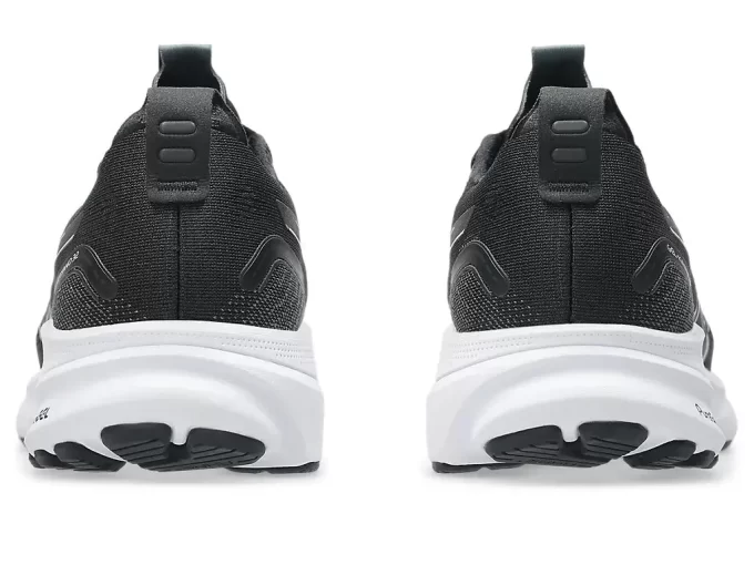 Základní škola GEL-KAYANO 32 Základní škola GEL-KAYANO 32