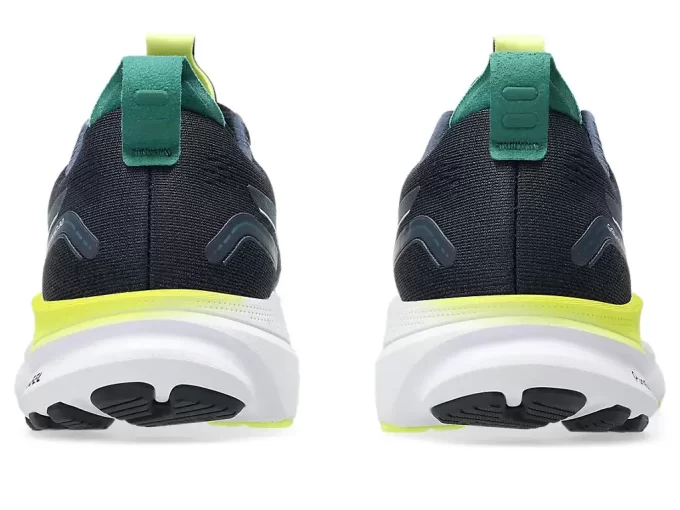 Základní škola GEL-KAYANO 32